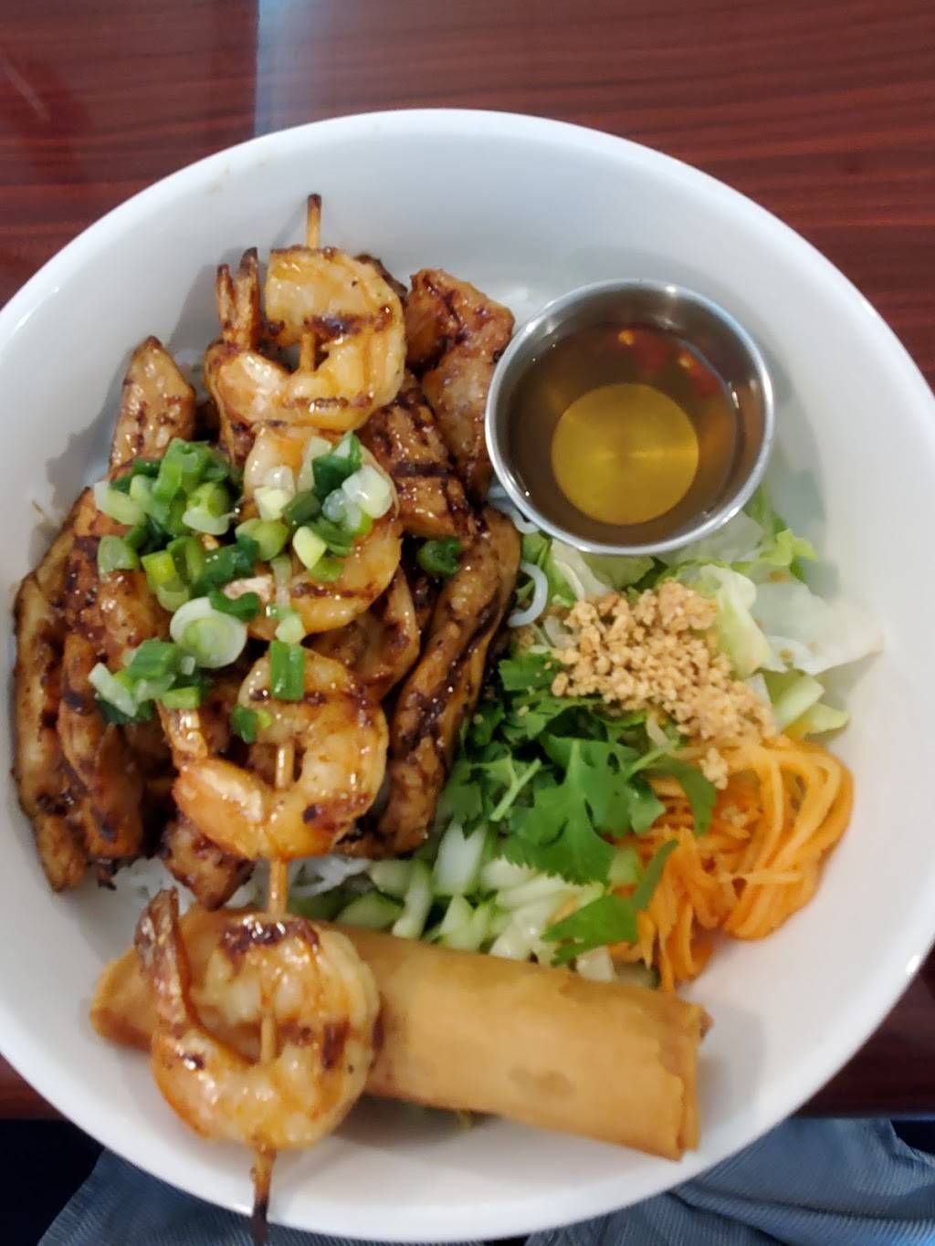 Wiis Pho & Grill | 918 E Harwood Rd ste b, Euless, TX 76039, USA | Phone: (817) 494-3399