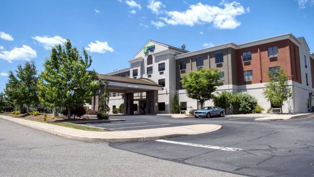 Holiday Inn Express & Suites Newton Sparta | 8 N Park Dr, Newton, NJ 07860, USA | Phone: (973) 940-8888