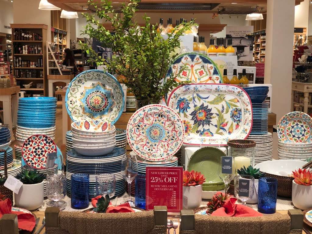 Williams-Sonoma | 11818L Fair Oaks Mall Ste L133, Fairfax, VA 22033 | Phone: (703) 352-7162