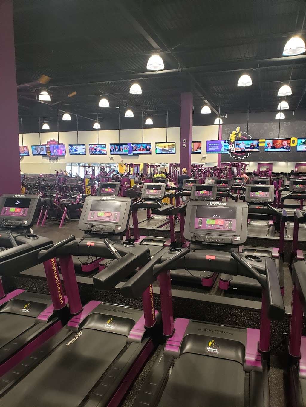 Planet Fitness | 1468 Blackwood Clementon Rd, Clementon, NJ 08021, USA | Phone: (856) 435-2210