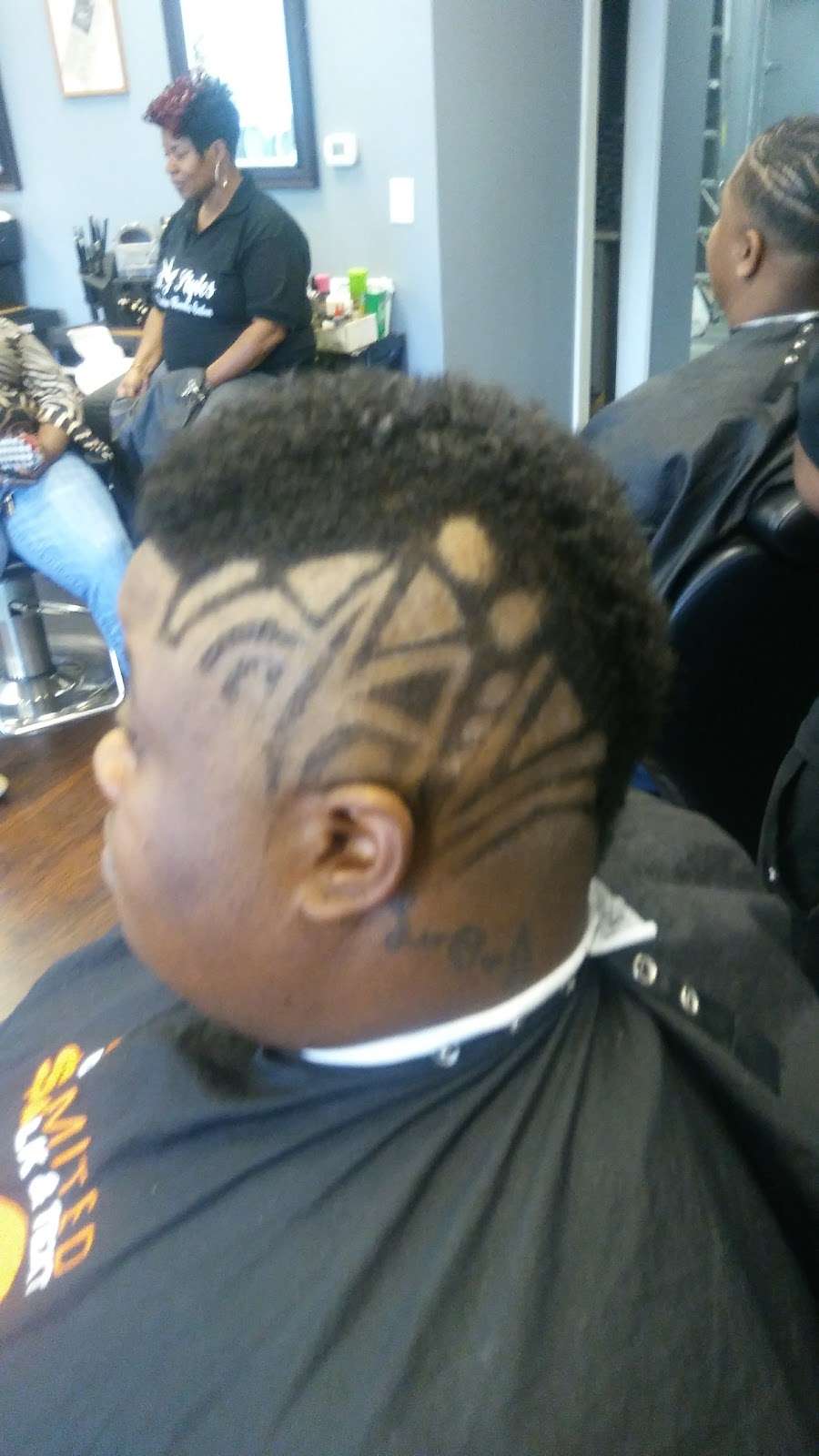 AJ Styles Beauty and Barber Salon, LLC. | 6624 W North Ave, Chicago, IL 60707 | Phone: (872) 256-5666