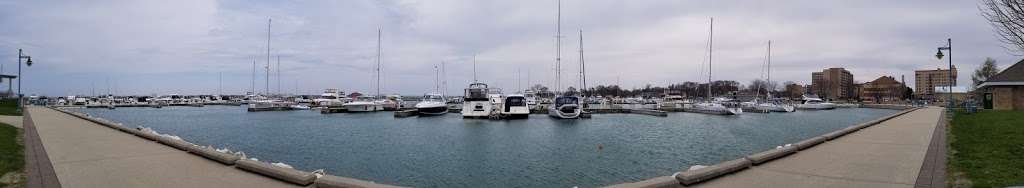 Kenosha Marina Public Parking | 3rd Ave, Kenosha, WI 53140, USA