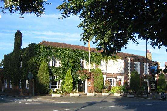 The Bulls Head | Royal Parade, Chislehurst BR7 6NR, UK | Phone: 020 8467 1727