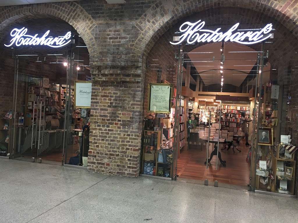 Hatchards | 1, St Pancras Station, Euston Rd, Kings Cross, London N1C 4QP, UK | Phone: 020 7278 1238