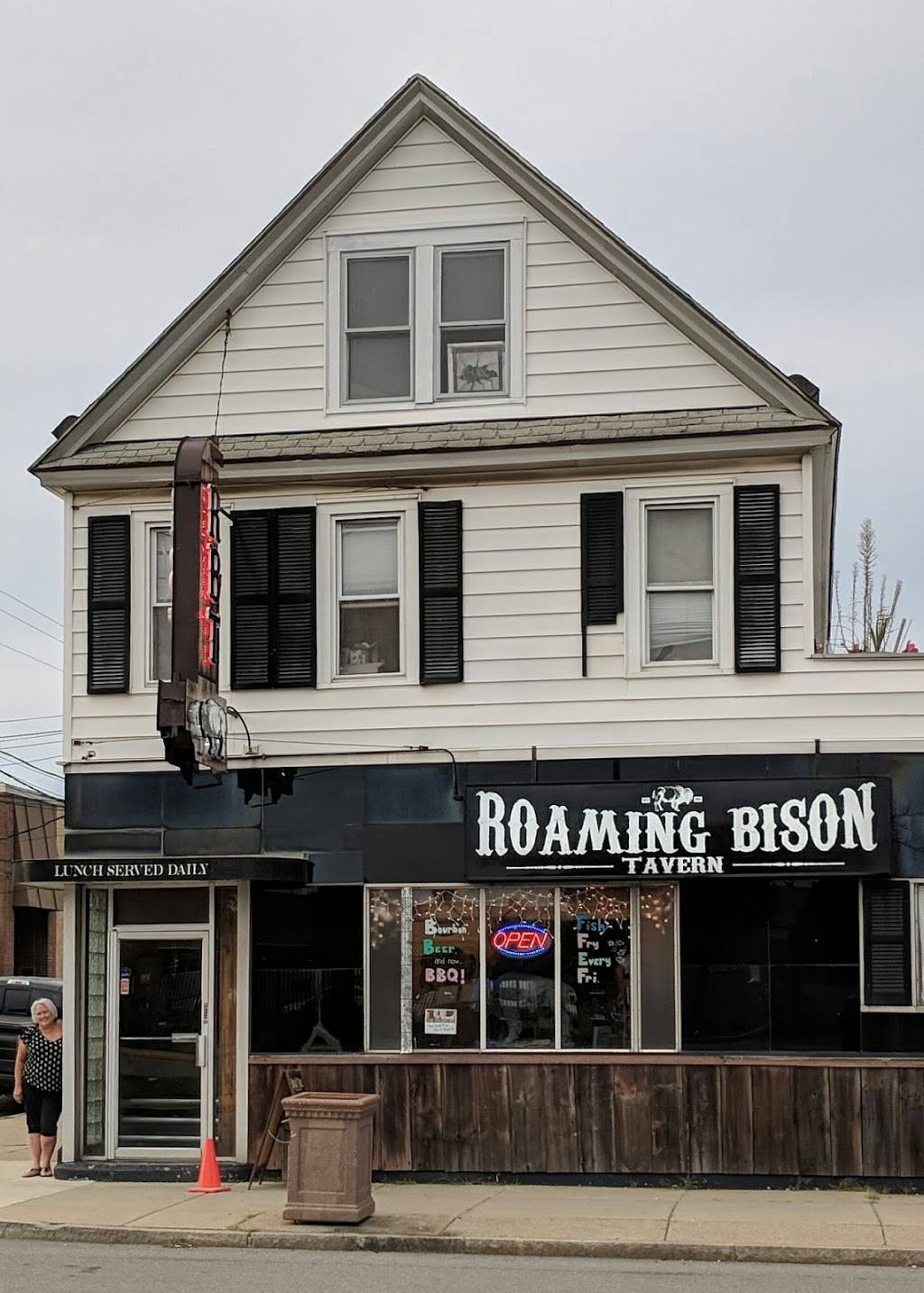 Roaming Bison Tavern | 732 Hertel Ave, Buffalo, NY 14207, USA | Phone: (716) 235-8281