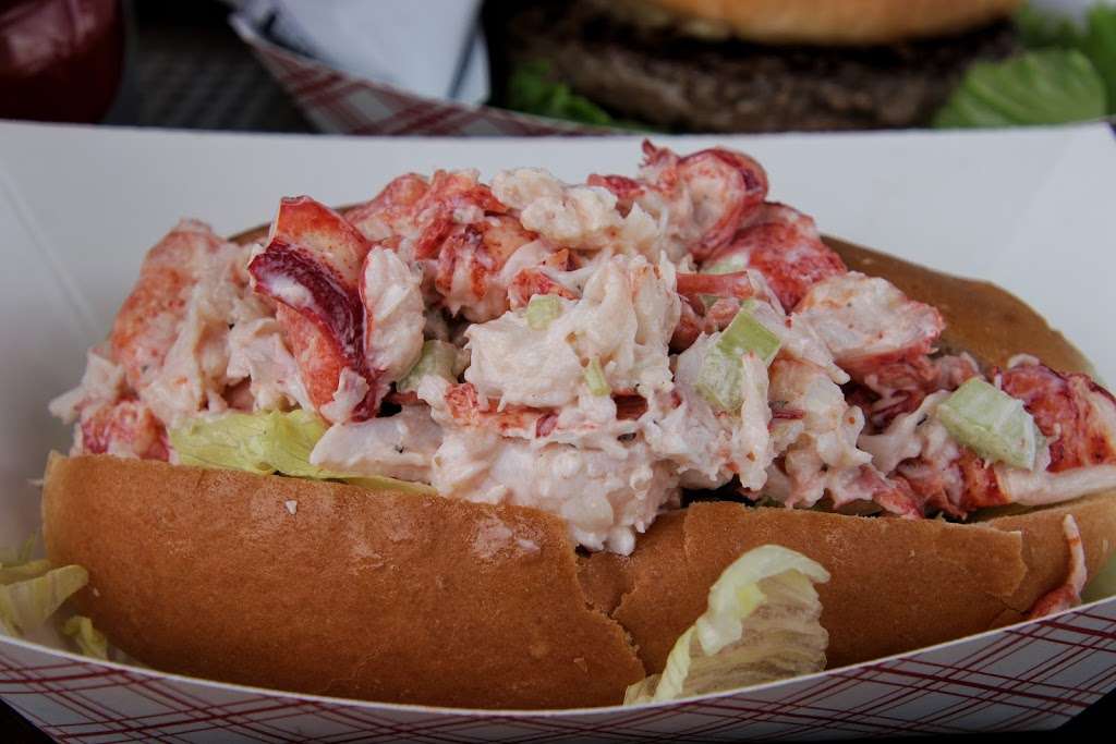 Blue Collar Lobster Co. | 63 Rogers St, Gloucester, MA 01930, USA | Phone: (978) 283-1812