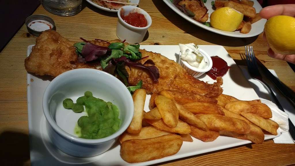 The Harrow | 309 Farleigh Rd, Warlingham CR6 9EL, UK | Phone: 01883 627565