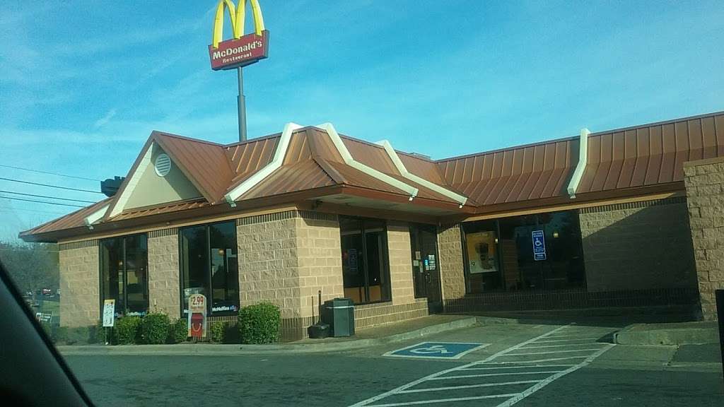 McDonalds | 406 E Main St, Louisa, VA 23093, USA | Phone: (540) 967-2878