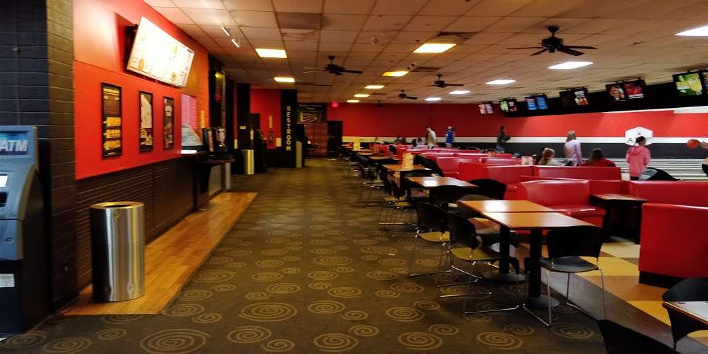 AMF College Lanes | 10201 College Blvd, Overland Park, KS 66210, USA | Phone: (913) 451-6400