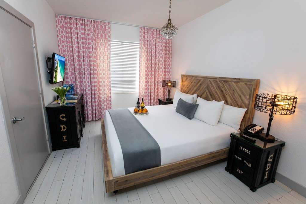 The Whitelaw Hotel | 808 Collins Ave, Miami Beach, FL 33139, USA | Phone: (305) 398-7000