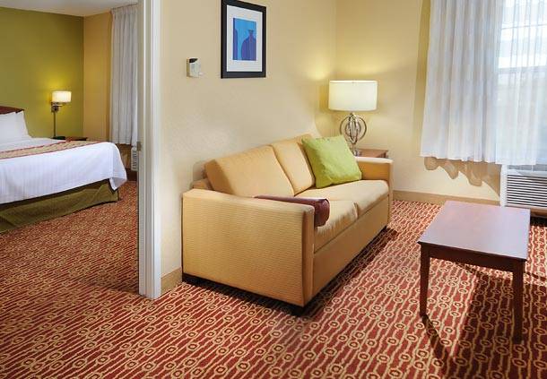 TownePlace Suites by Marriott Fort Worth Southwest/TCU Area | 4200 International Plaza, Fort Worth, TX 76109, USA | Phone: (817) 732-2224