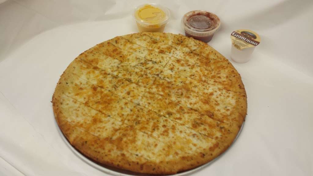 Piezanos Pizza | 2330 E Main St, Plainfield, IN 46168, USA | Phone: (317) 839-1357