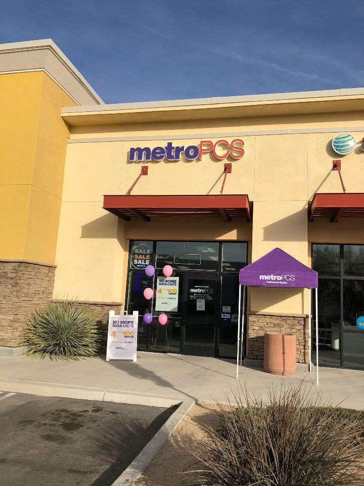Metro by T-Mobile | 18805 Bear Valley Rd Ste 5, Apple Valley, CA 92308, USA | Phone: (760) 946-9365