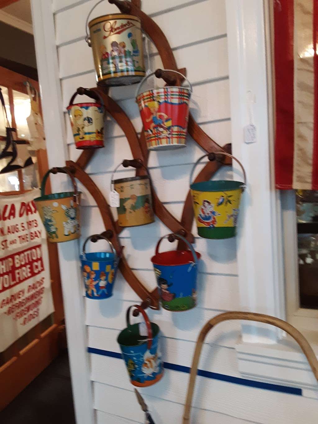 Ship Bottom Antiques | 202 W 28th St, Beach Haven, NJ 08008, USA | Phone: (609) 361-0885