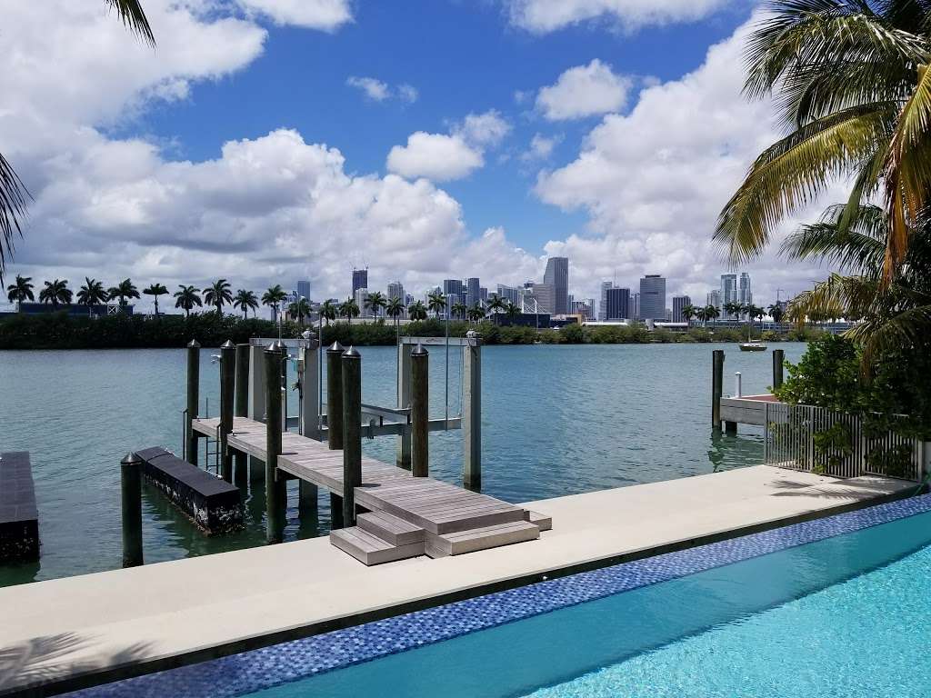 Rent Loft | 251 N Coconut Ln, Miami Beach, FL 33139 | Phone: (305) 467-0661