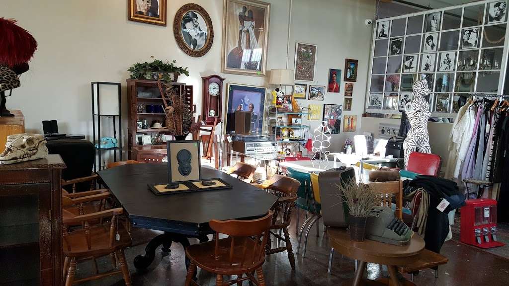 A Lotta Goodstuff Upscale Resale Furniture & More | 501 E 47th St, Chicago, IL 60653, USA | Phone: (708) 724-3997