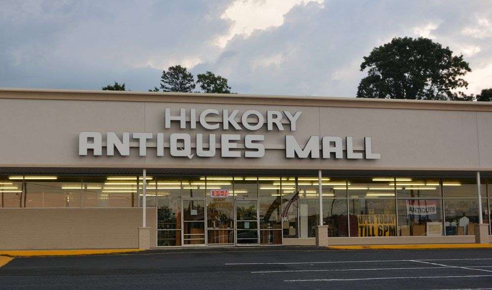Hickory Antiques Mall Inc. | 348 U.S. Hwy 70 SW, Hickory, NC 28602, USA | Phone: (828) 322-4004
