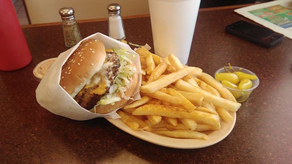 Tams Burgers | 15679 Bear Valley Rd, Hesperia, CA 92345, USA | Phone: (760) 948-3888