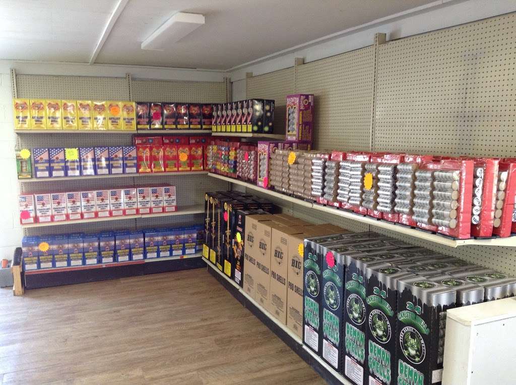 Pyro Dudes Fireworks LLC | 6173 Williamsport Pike, Falling Waters, WV 25419, USA | Phone: (681) 242-3222