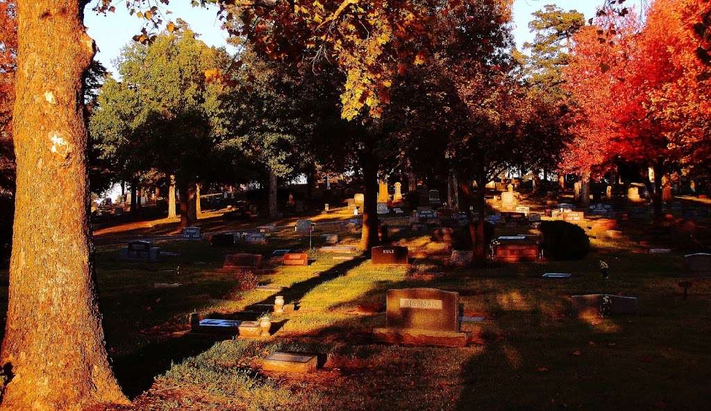 Oak Hill Cemetery | 1605 Oak Hill Ave, Lawrence, KS 66044, USA | Phone: (785) 832-3451