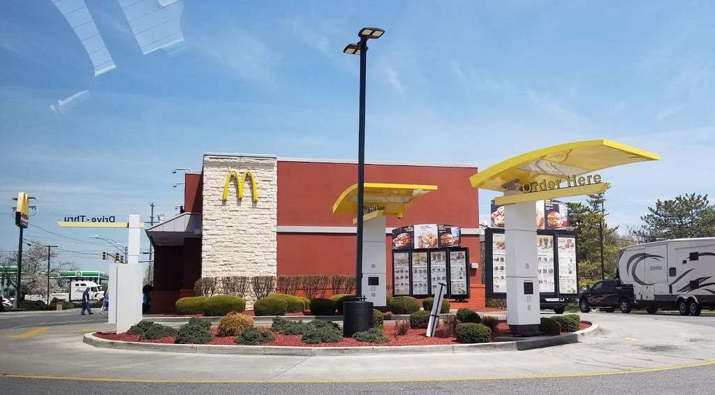 McDonalds | 18411 Maugans Ave, Hagerstown, MD 21742, USA | Phone: (301) 797-0011