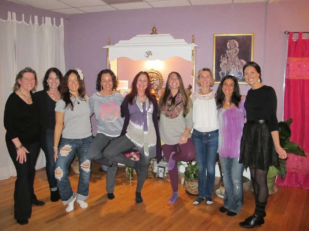 Balance Yoga & Healing Arts | 680 E Jericho Turnpike, Huntington Station, NY 11746, USA | Phone: (631) 423-2055