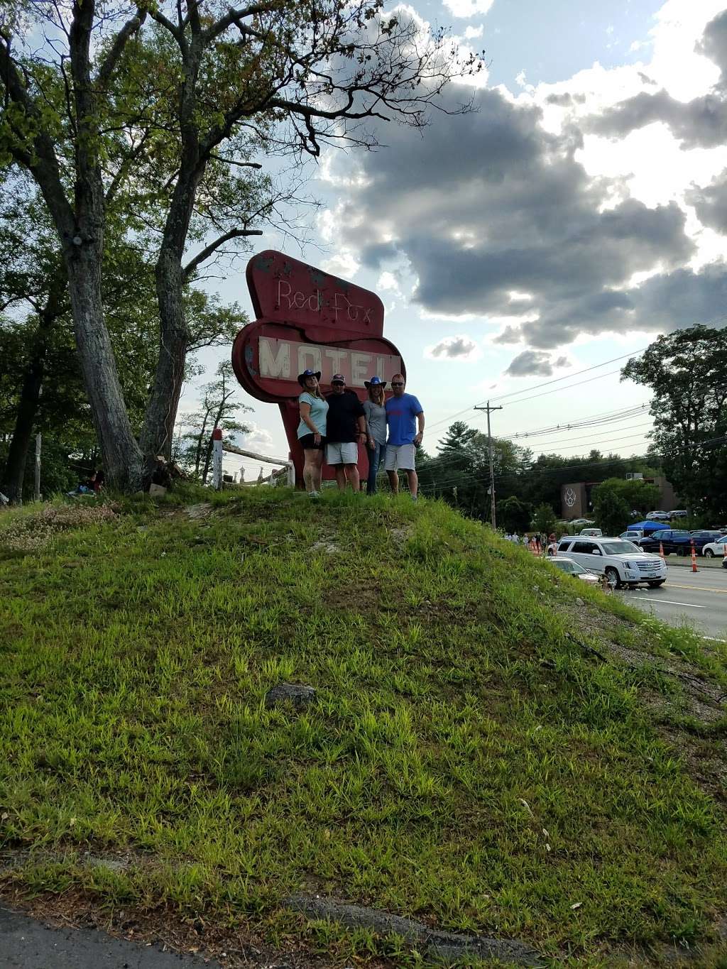 Red Fox Motel - 96 Washington St, Foxborough, MA 02035, USA - BusinessYab