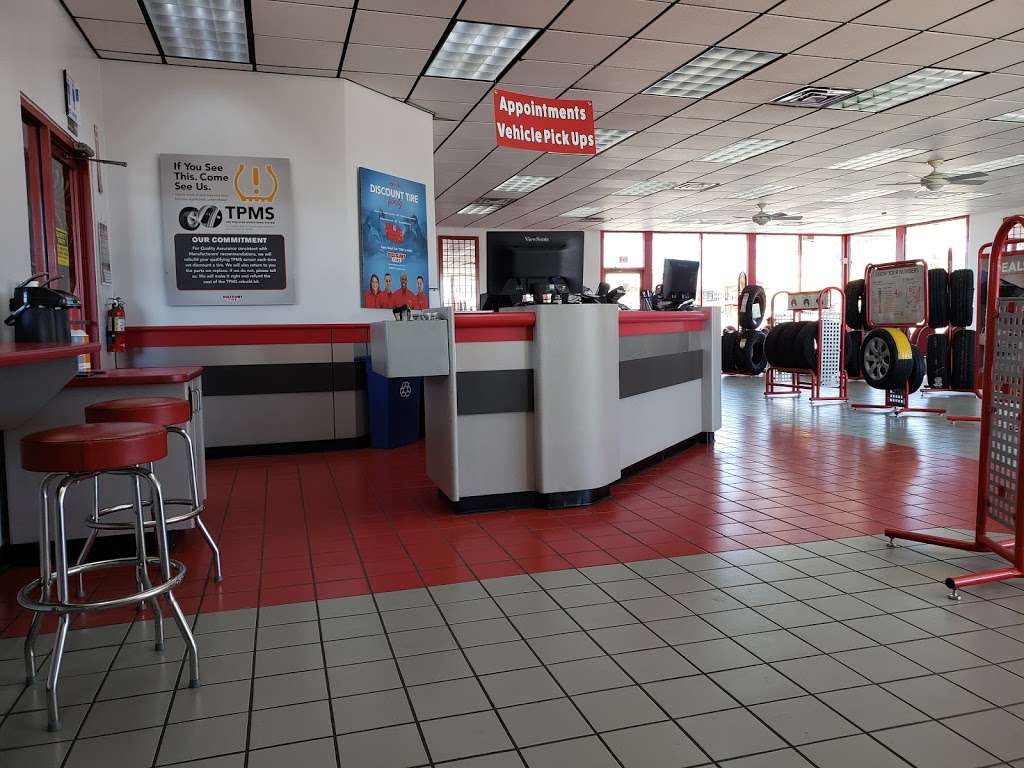 Discount Tire | 1498 Hillcrest Dr, San Antonio, TX 78228, USA | Phone: (210) 431-9617