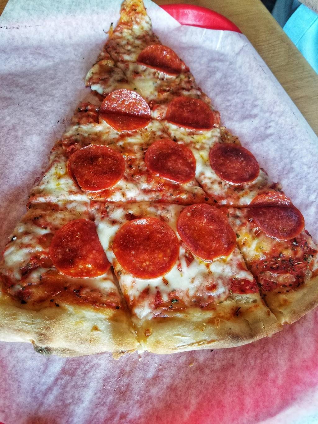 Picassos Pizzeria | 621 W Douglas Ave, Wichita, KS 67213, USA | Phone: (316) 267-5423