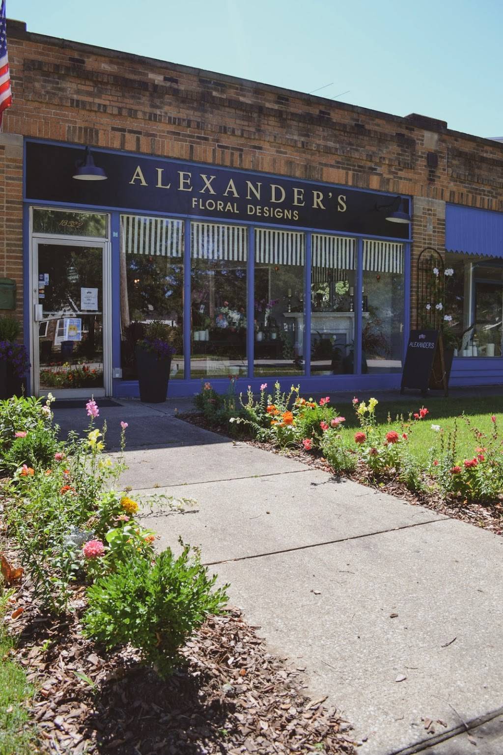 Alexanders Floral Designs | 18322 Lakeshore Blvd, Cleveland, OH 44119, USA | Phone: (216) 283-3300