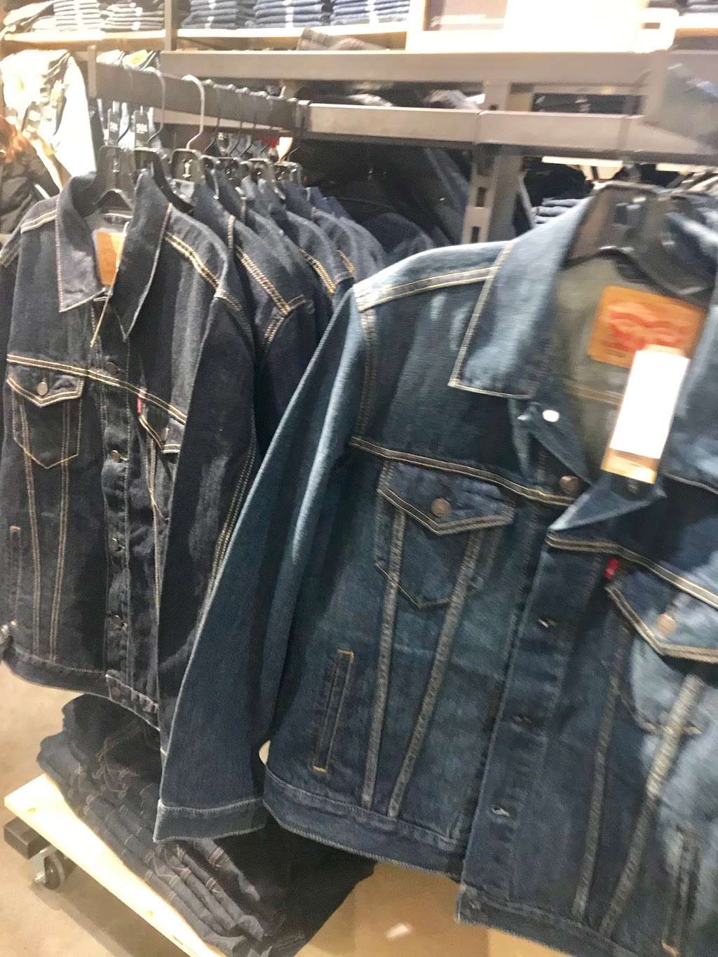 levi's outlet jersey gardens