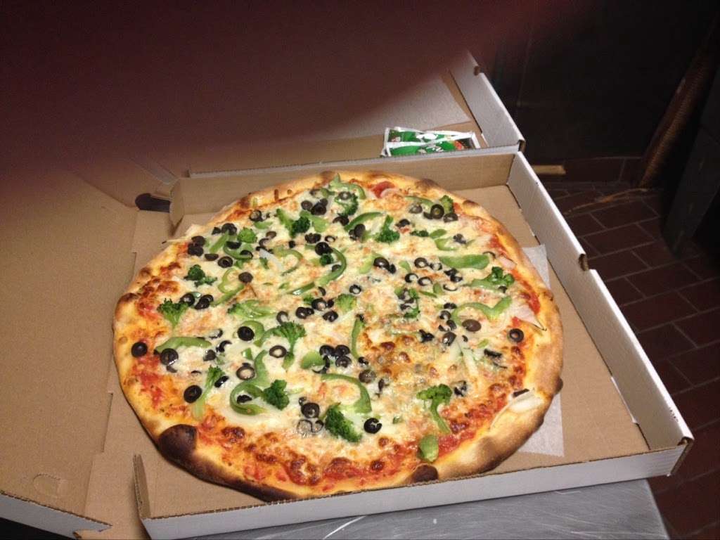 New York Pizza House | 1415 North Ave, Fairfield, CT 06825, USA | Phone: (203) 690-1800