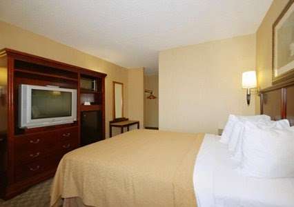 Quality Inn & Suites | 3671 Street Rd, Bensalem, PA 19020 | Phone: (215) 245-0111