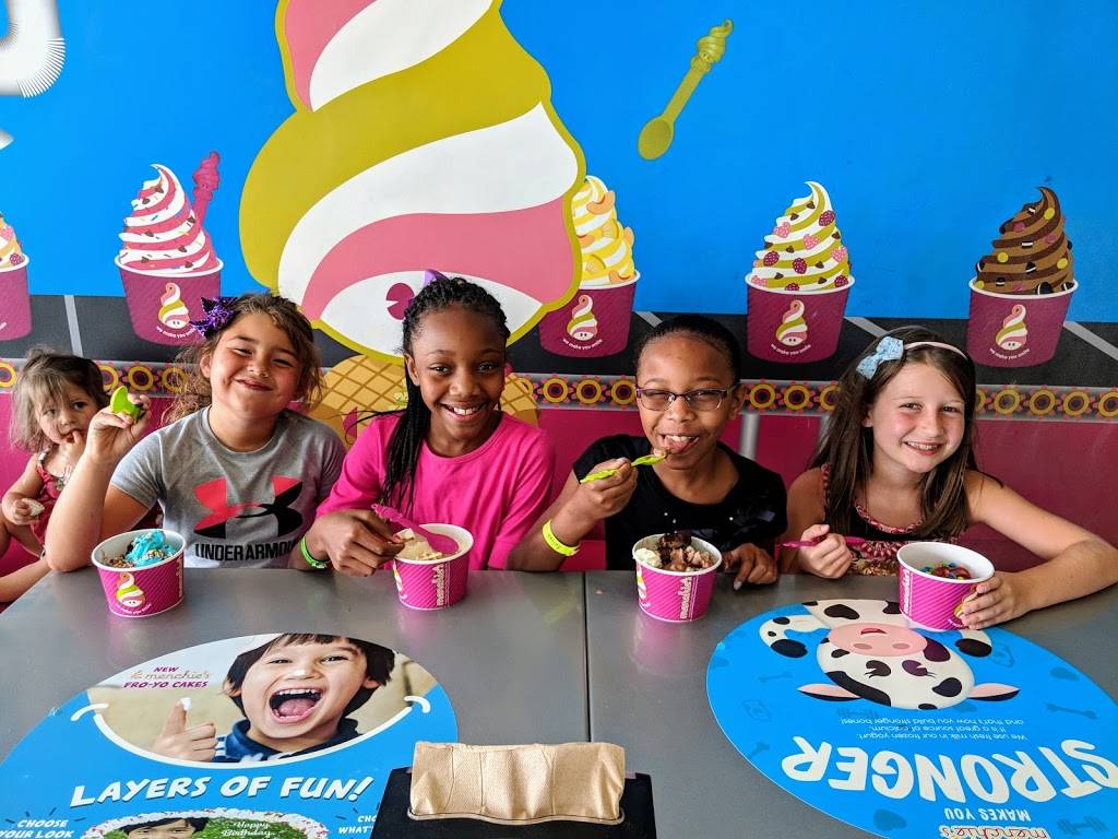 Menchies Frozen Yogurt | 301 W Parkwood Ave, Friendswood, TX 77546, USA | Phone: (281) 482-2806