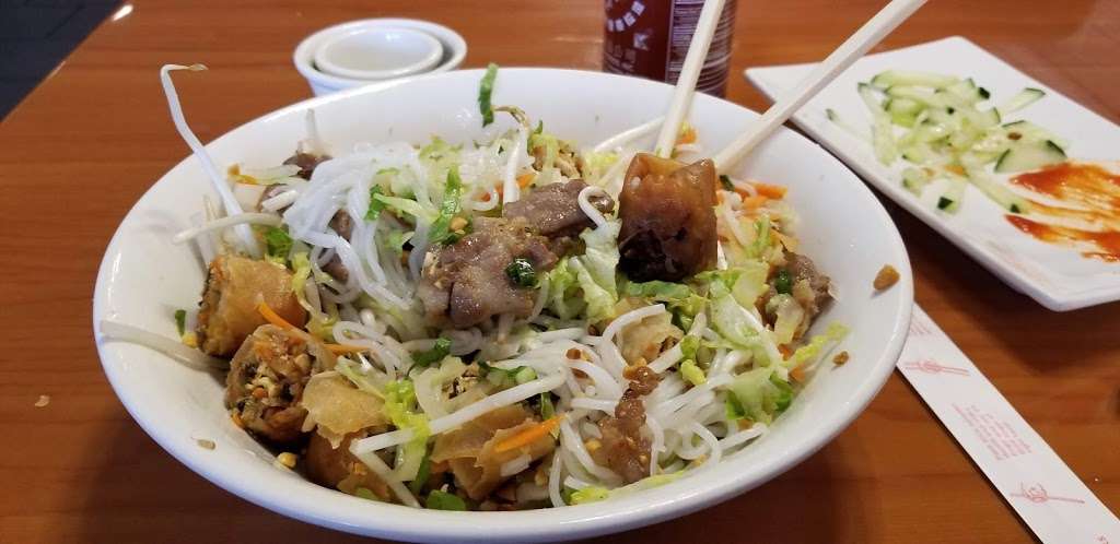 Pho Tasty | 6044 E 82nd St, Indianapolis, IN 46250 | Phone: (317) 436-7071