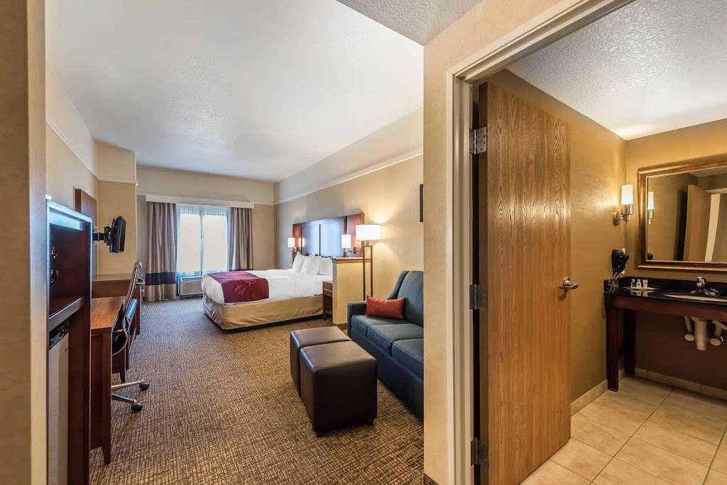 Comfort Suites Longmont | 11292 Business Park Cir, Firestone, CO 80504 | Phone: (720) 864-2970