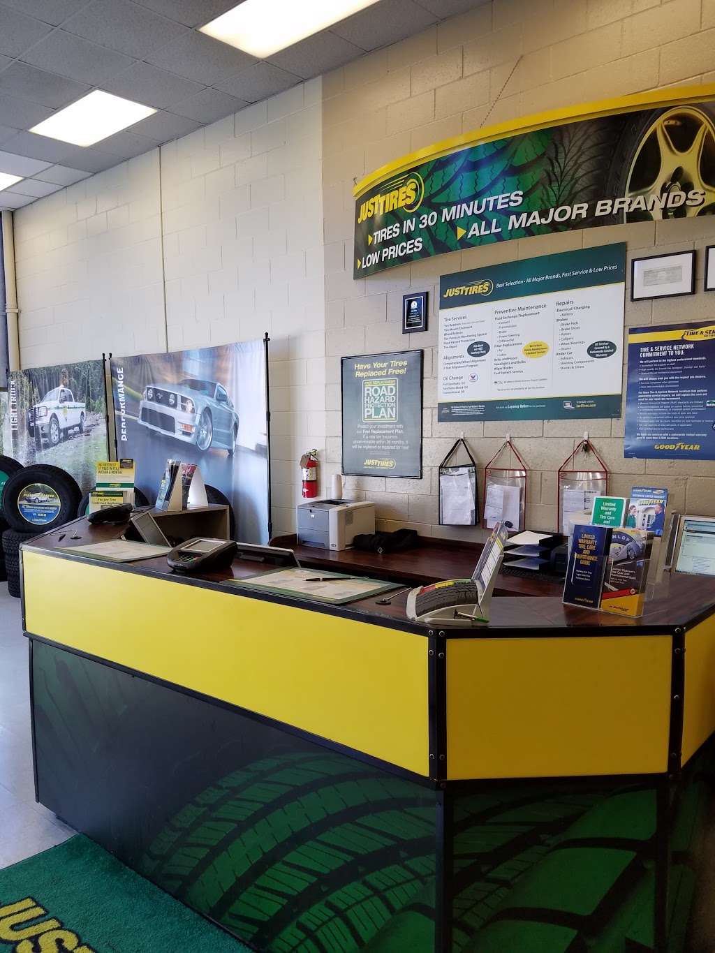 Just Tires 420 Foothill Blvd, La Cañada Flintridge, CA 91011, USA