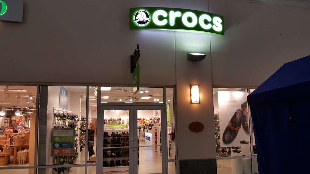 crocs philadelphia premium outlets