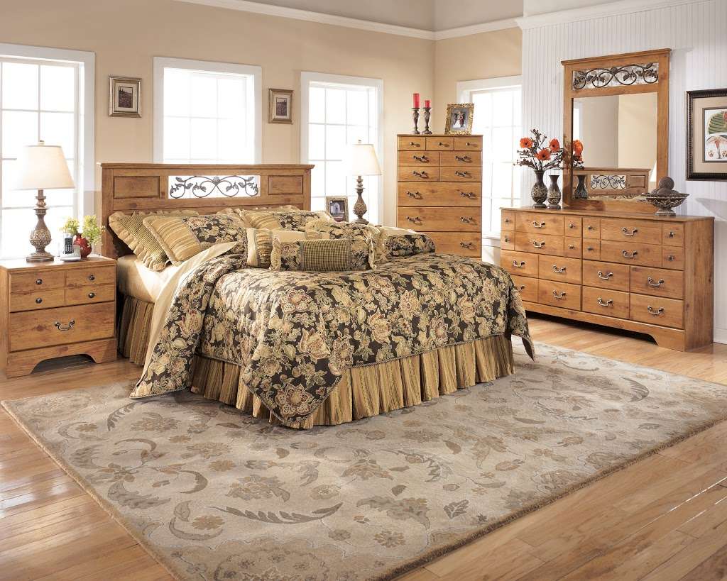 Smith Village Furniture Outlet | 31 N Main St, Jacobus, PA 17407, USA | Phone: (717) 428-1921 ext. 625
