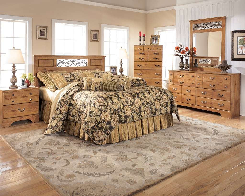 Smith Village Furniture Outlet | 31 N Main St, Jacobus, PA 17407 | Phone: (717) 428-1921 ext. 625