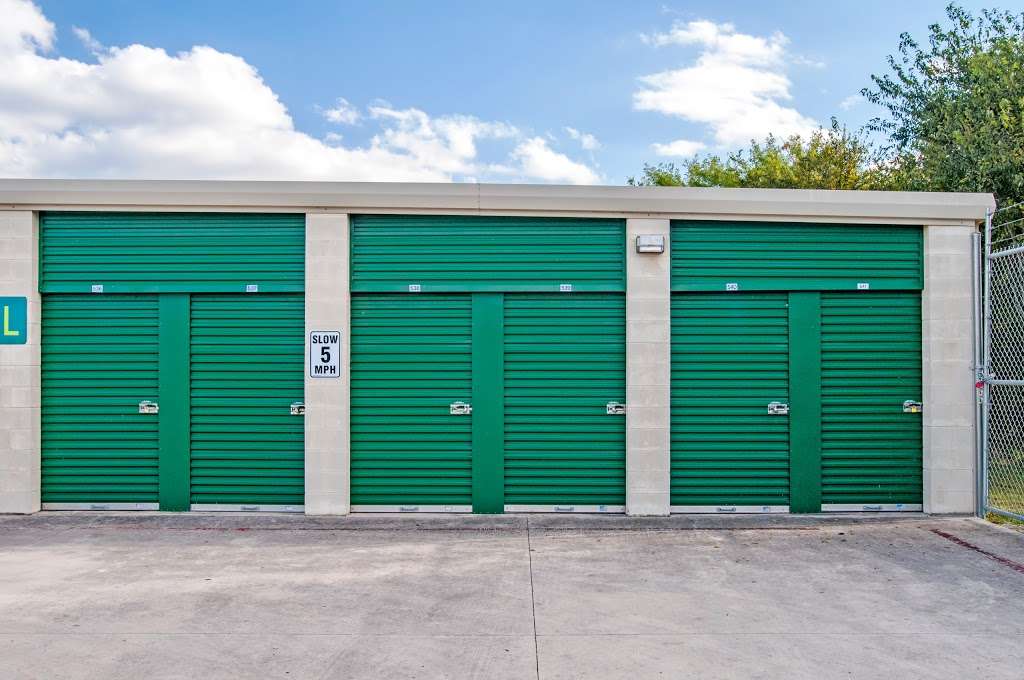 Lockaway Storage - Nacogdoches | 16002 Nacogdoches Rd, San Antonio, TX 78247, USA | Phone: (210) 625-4477