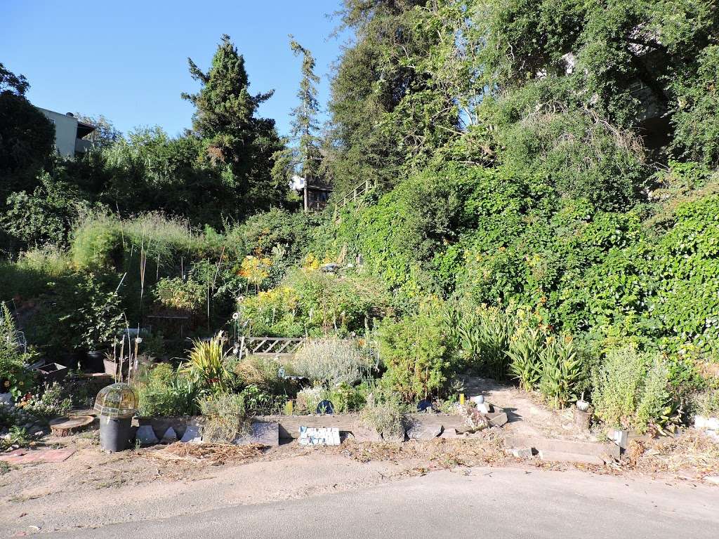 Holladay Gardens | 499 W Richmond Ave, Richmond, CA 94801