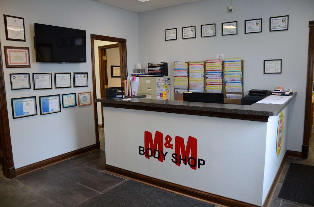 M & M Body Shop | 250 W Main St, Brownsburg, IN 46112 | Phone: (317) 852-6347