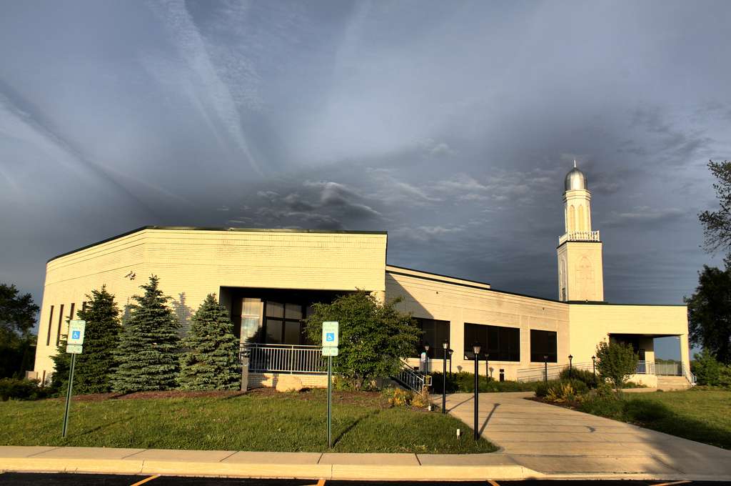 Bait-ul-Jaamay Mosque | 2S510 IL-53, Glen Ellyn, IL 60137, USA | Phone: (630) 790-4100