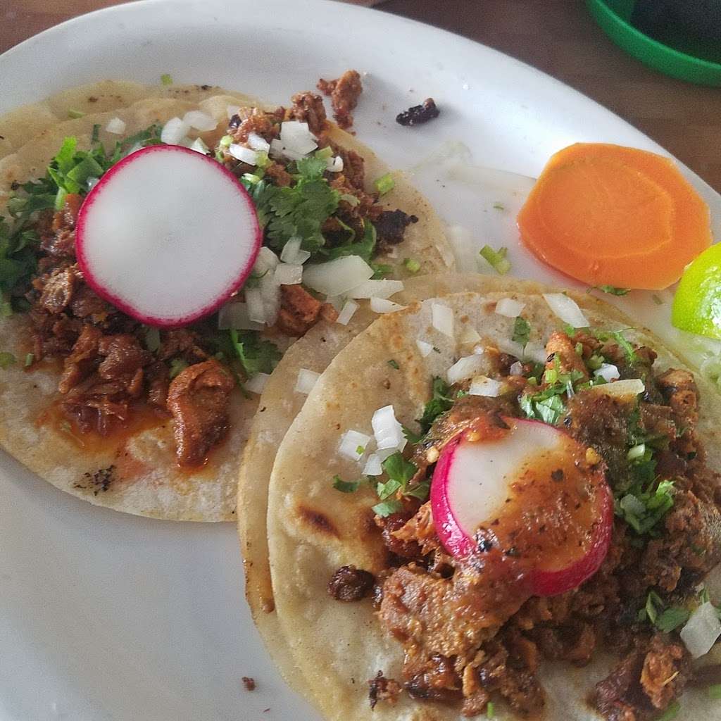 Los Molcajetes Mexican Restaurant | 211 Liberty Square, Norwalk, CT 06855 | Phone: (203) 831-9921