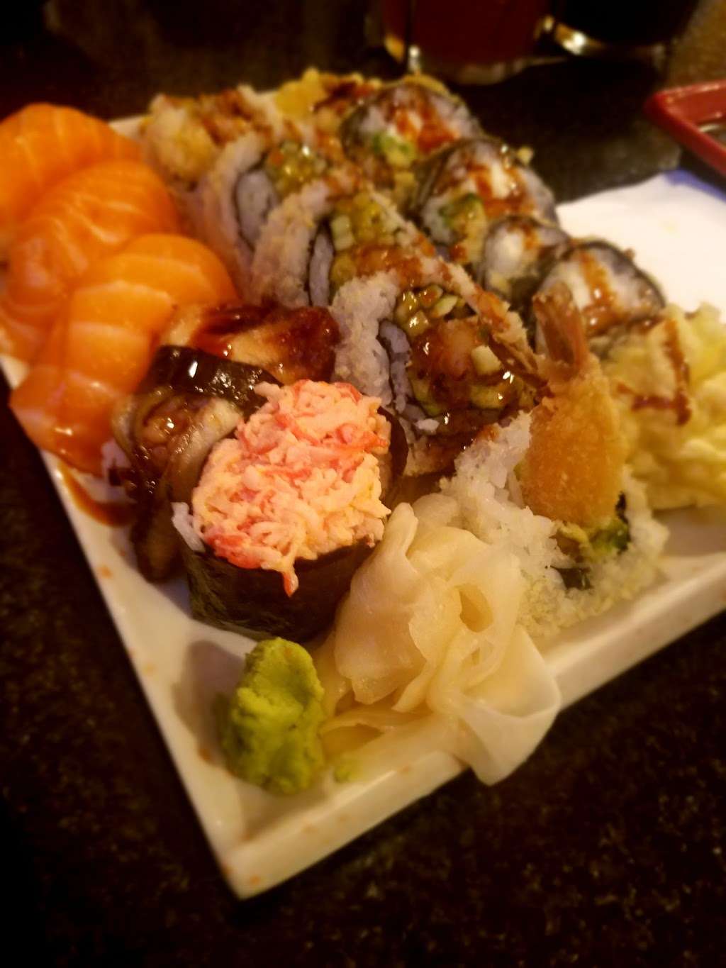 Volcano Sushi Cafe | 1062 W Taylor St, Chicago, IL 60607, USA | Phone: (312) 733-8933