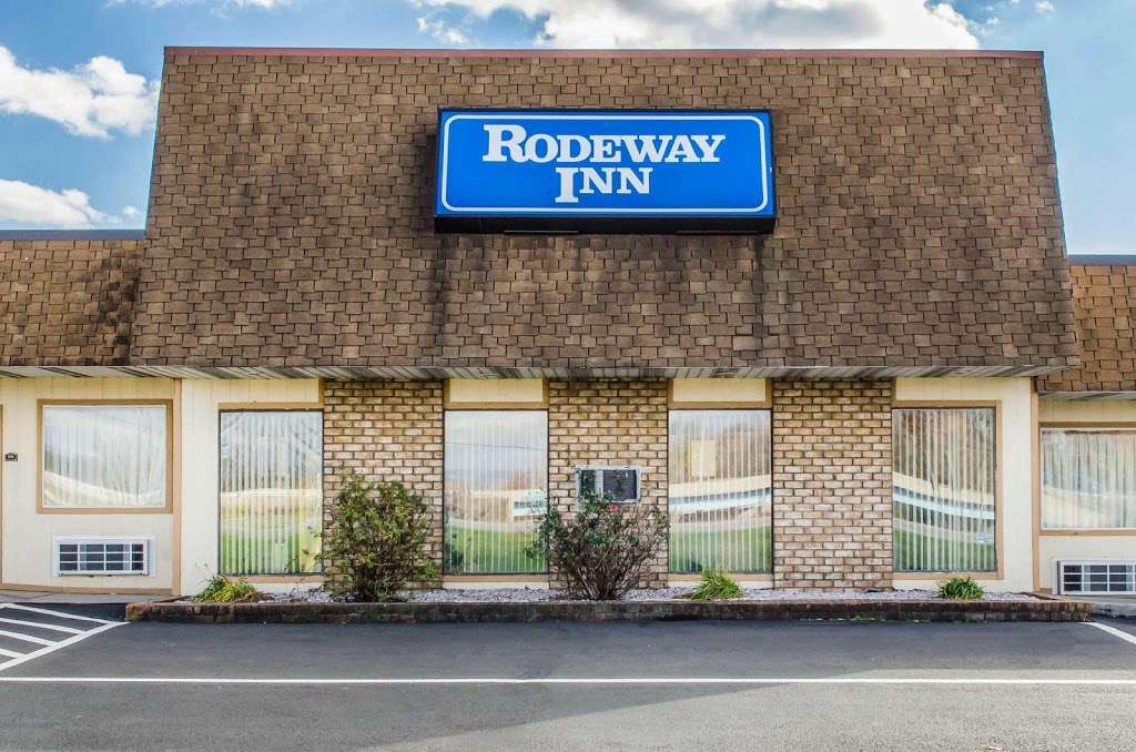 Rodeway Inn | 10 Hershey Rd, Shippensburg, PA 17257, USA | Phone: (717) 530-1234