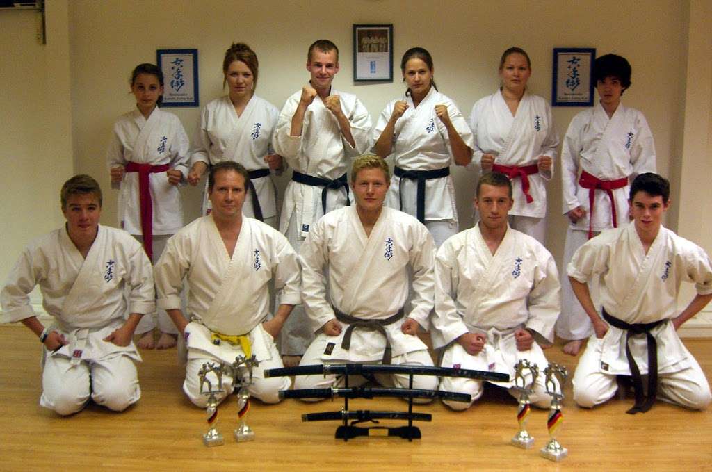 Sevenoaks Karate Jutsu Kai | Sennocke Centre, Sevenoaks TN13 1HU, UK | Phone: 07976 482384