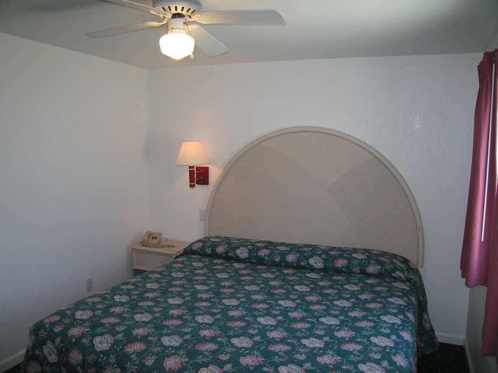 Apollo Resort Motel | 407 E St Paul Ave, Wildwood Crest, NJ 08260 | Phone: (609) 522-9300