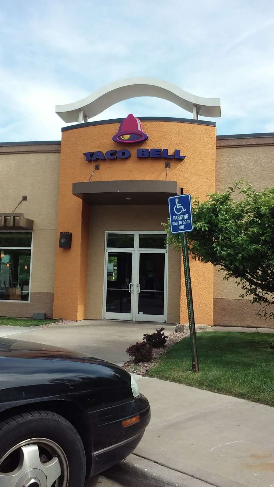 Taco Bell | 1300-A S Noland Rd, Independence, MO 64055 | Phone: (816) 461-1980